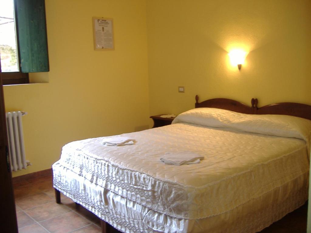 Agriturismo Grotta Dell'Eremita Albano di Lucania Room photo